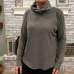Prana womens Funnel neck Sweatshirt top shirt pullover small gray